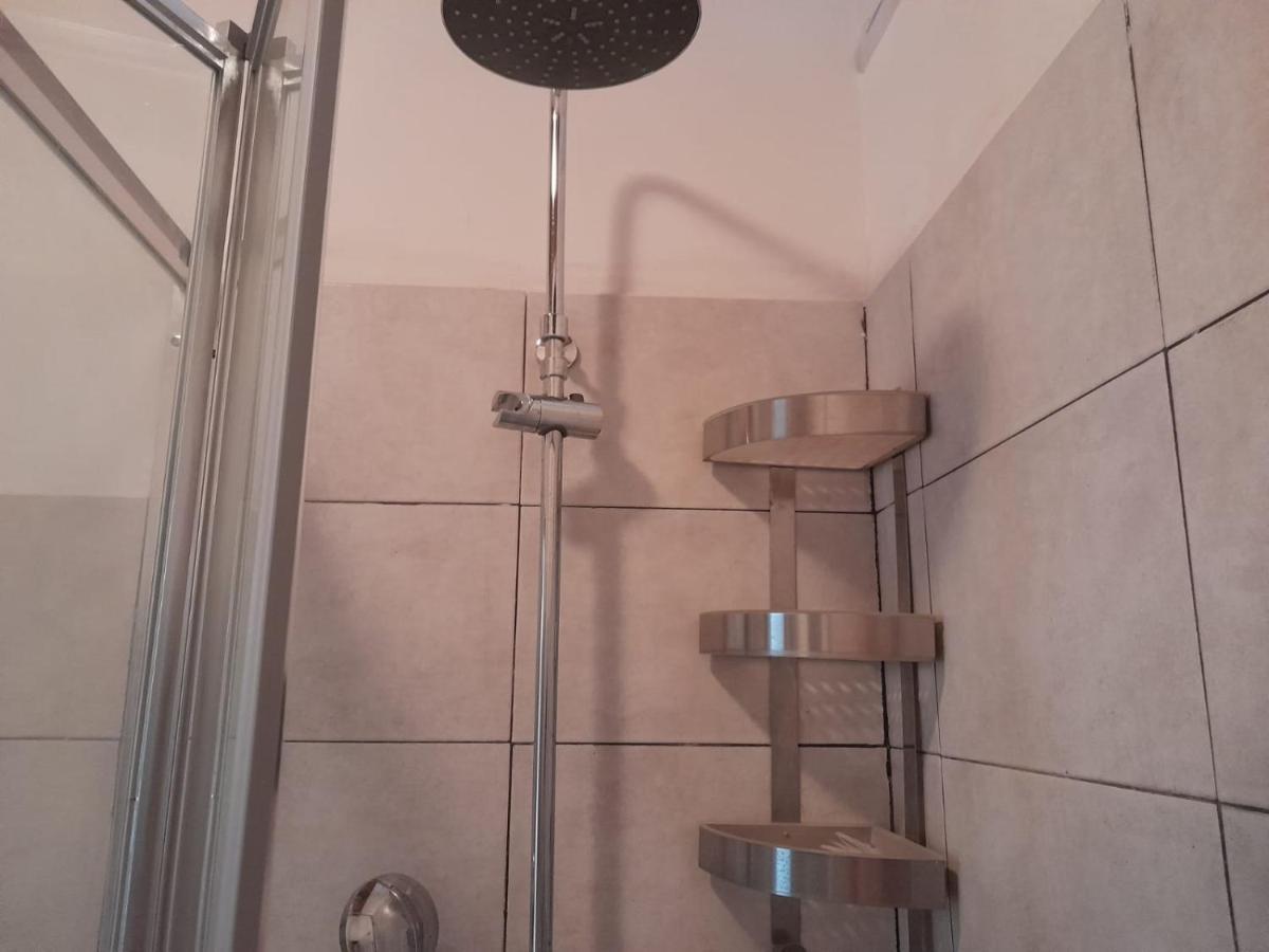 Casa Di Federica Camera Con Bagno Privato Esterno Ліворно Екстер'єр фото